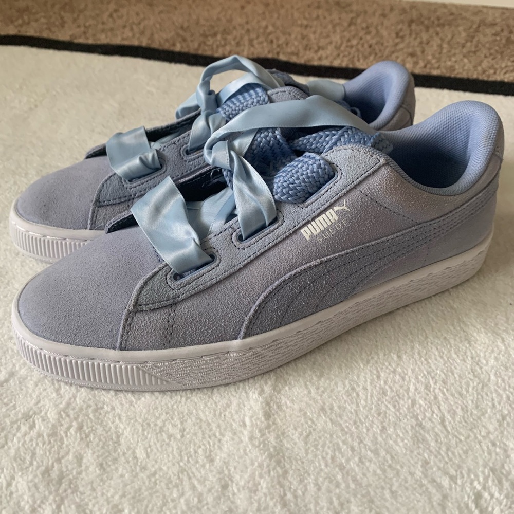 Periwinkle Ribbon Suede Pumas